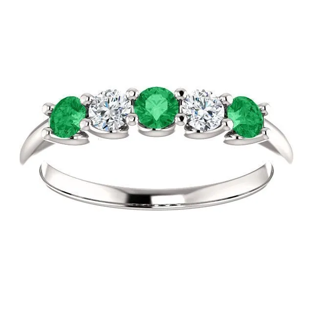 14KT GOLD 0.33 CTW EMERALD & 0.20 CTW DIAMOND 5 STONE BAND