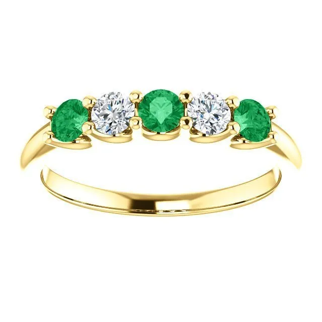 14KT GOLD 0.33 CTW EMERALD & 0.20 CTW DIAMOND 5 STONE BAND