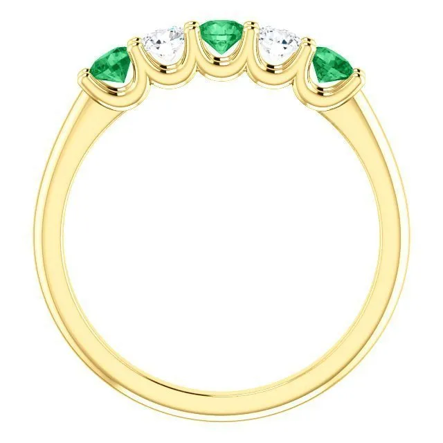 14KT GOLD 0.33 CTW EMERALD & 0.20 CTW DIAMOND 5 STONE BAND