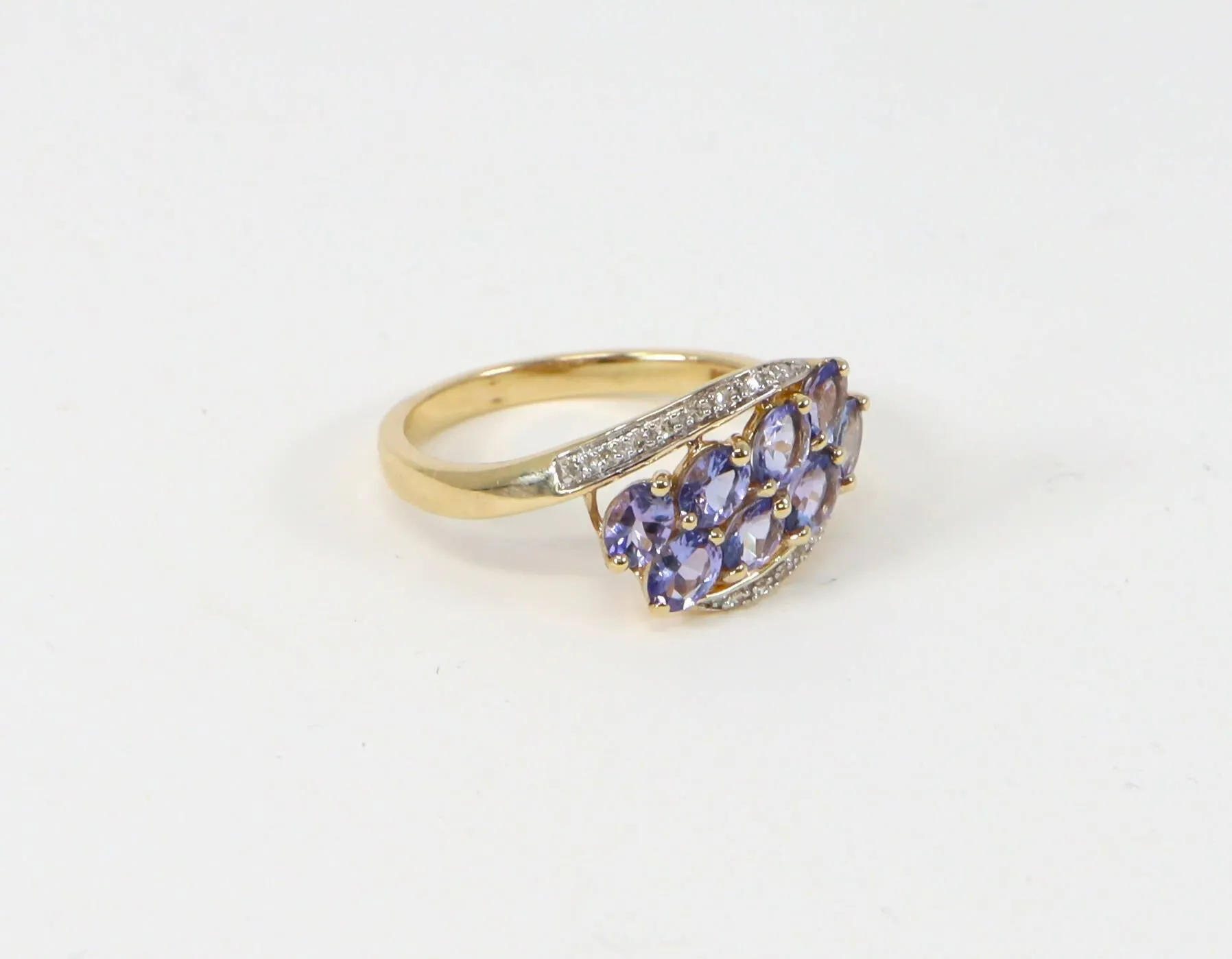 9ct Gold Tanzanite & Diamond Cluster Ring