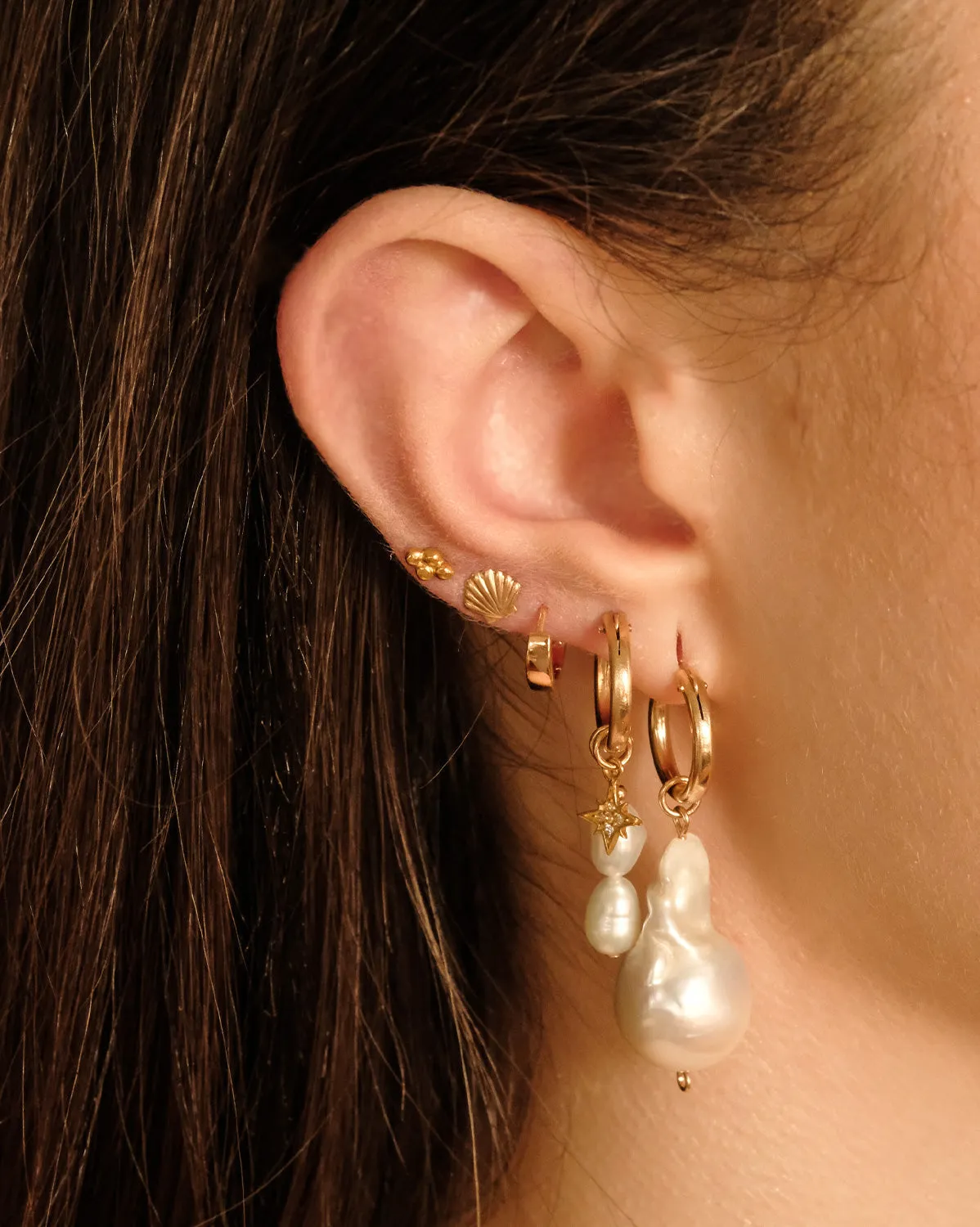 Aphrodite Baroque Pearl Earrings (Single Pearl)