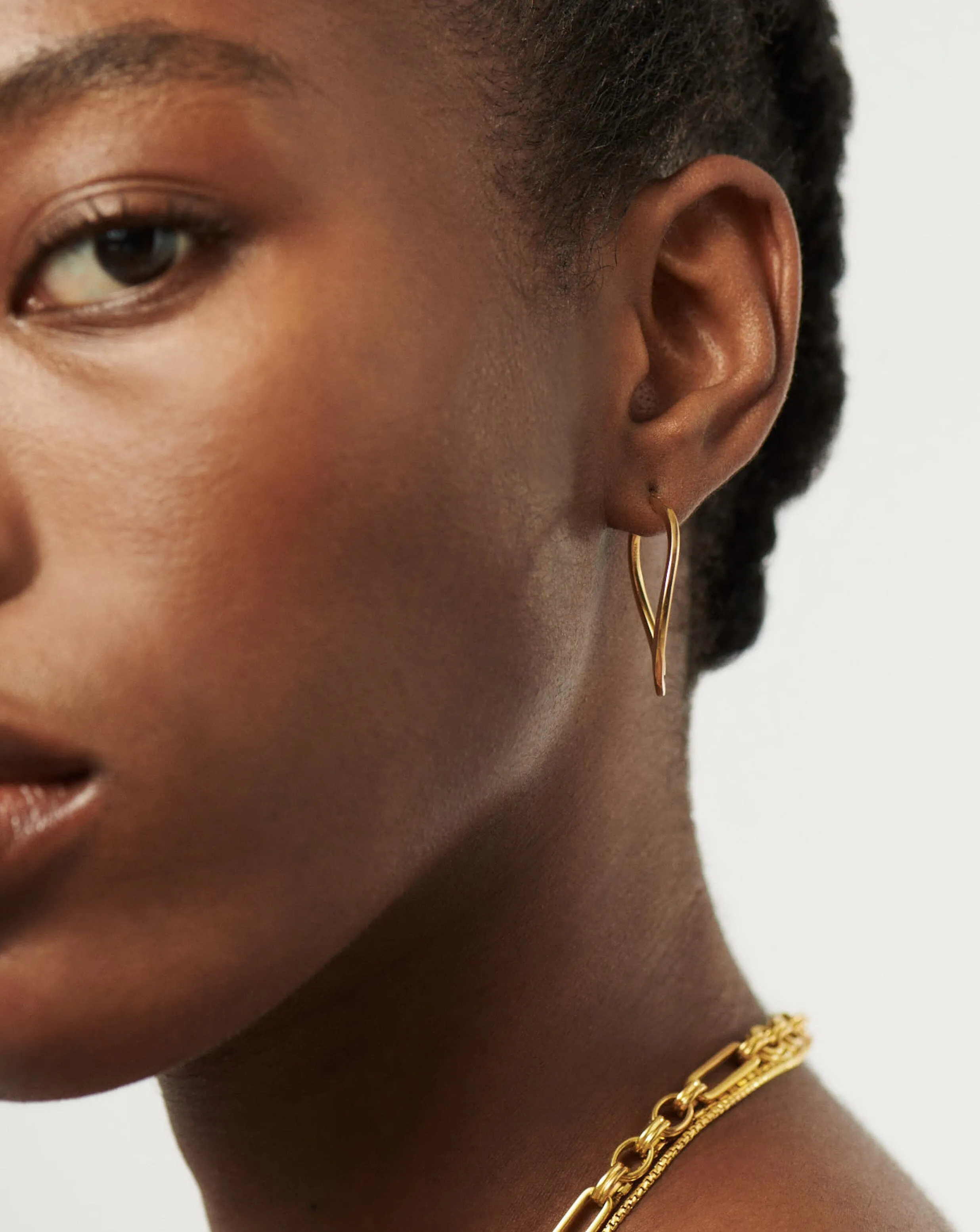 Classic Curve Medium Hoop Earrings | 18ct Gold Vermeil