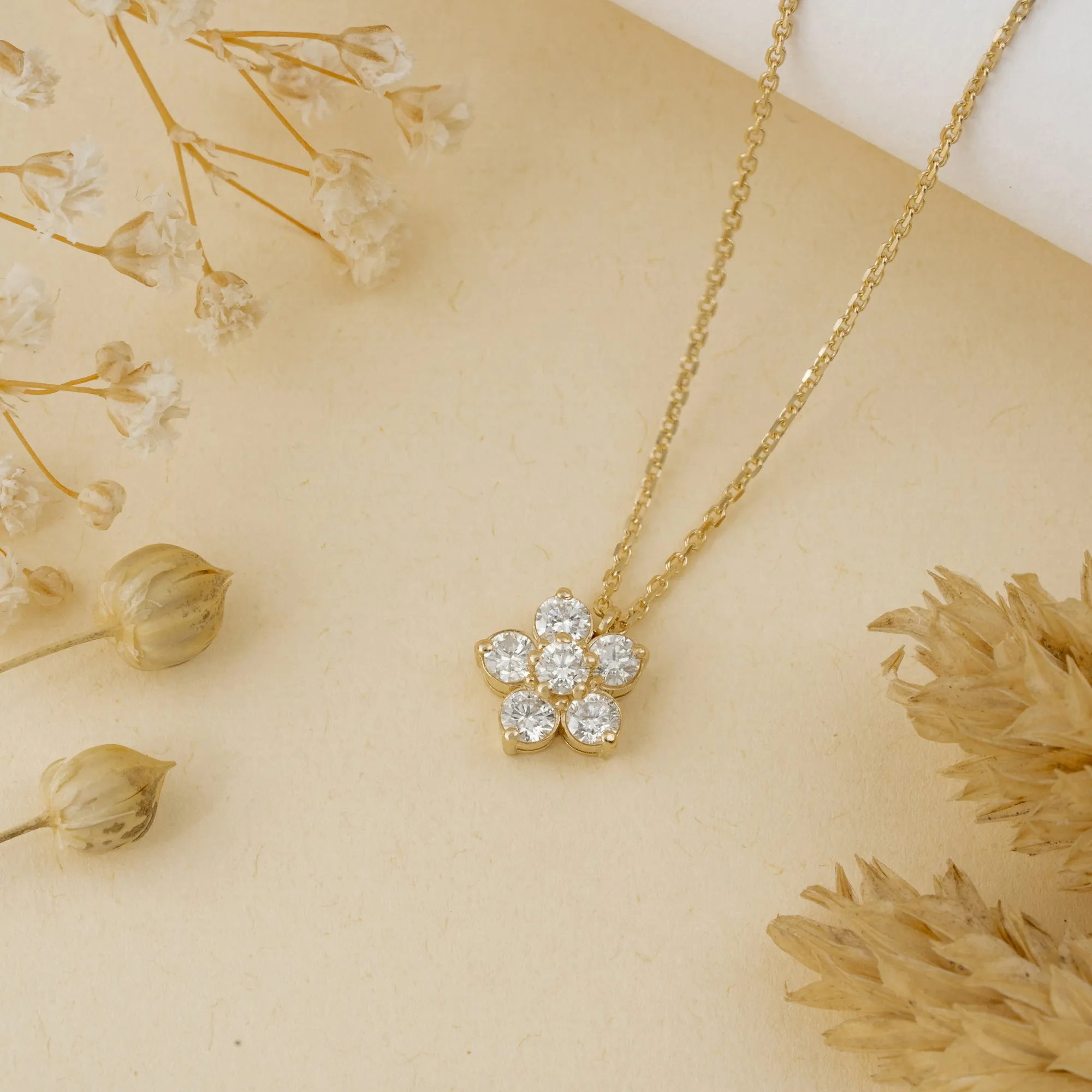 Diamond Flower Necklace, Alondra