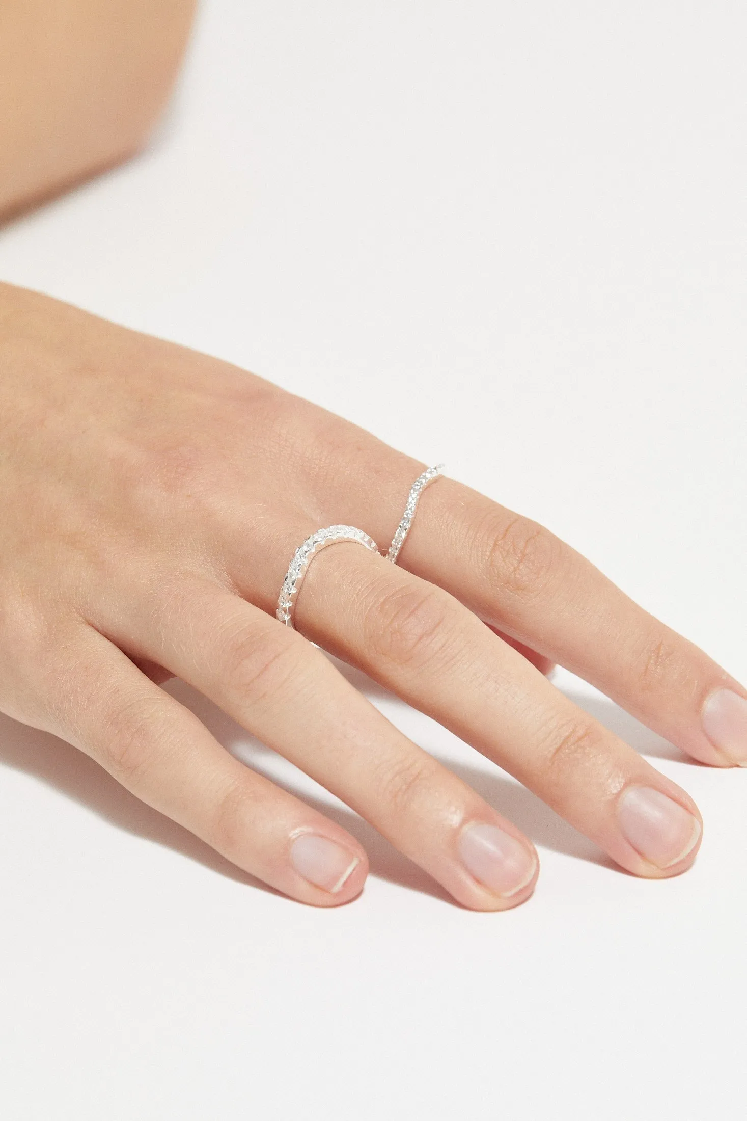 Distorted Organic Ring Midi | White