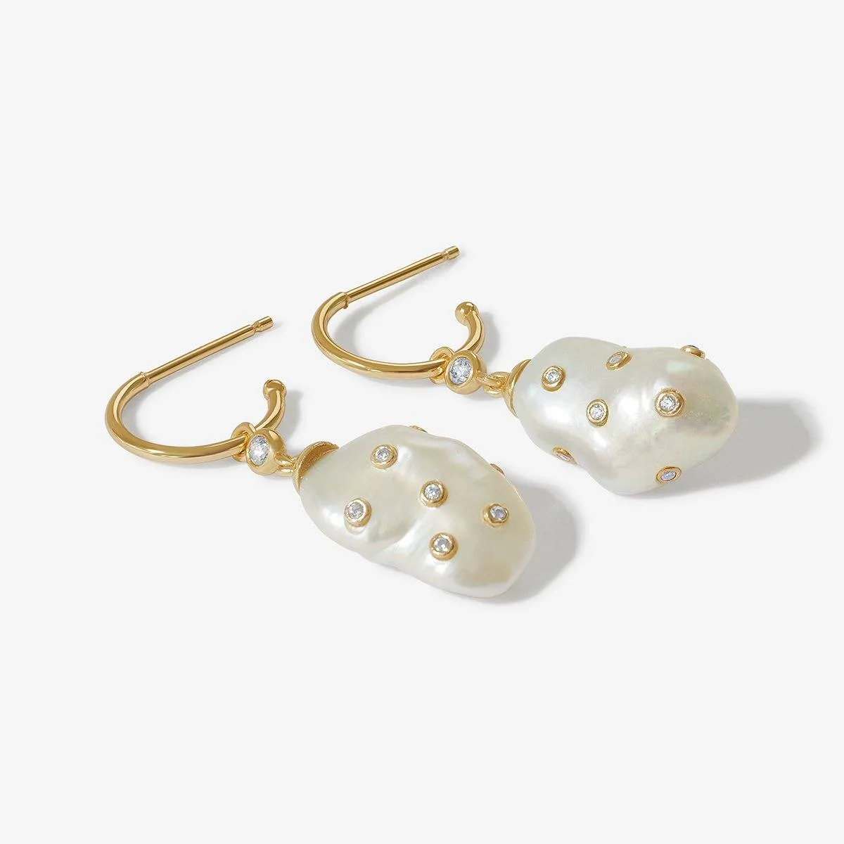 Hentley pearl earrings