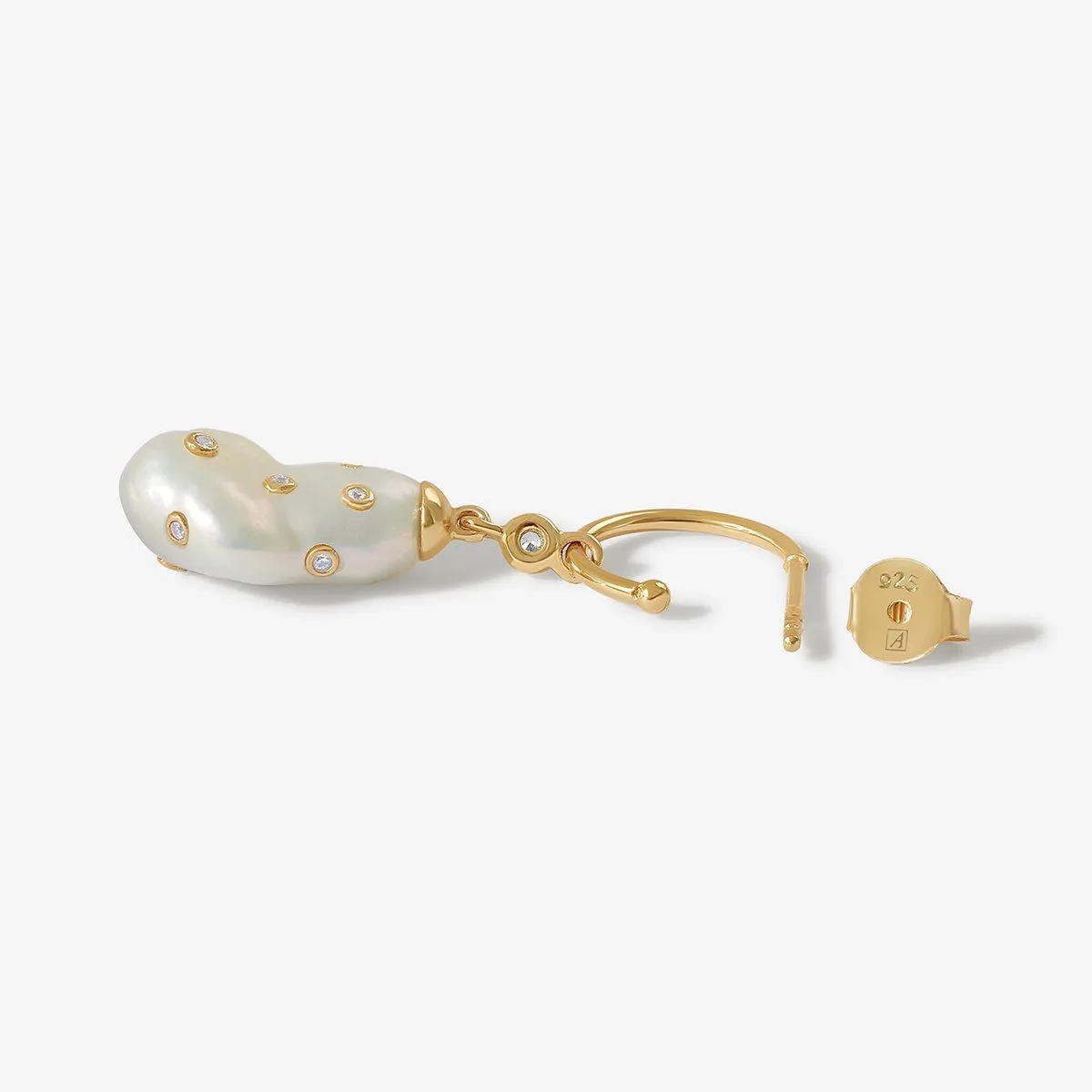 Hentley pearl earrings