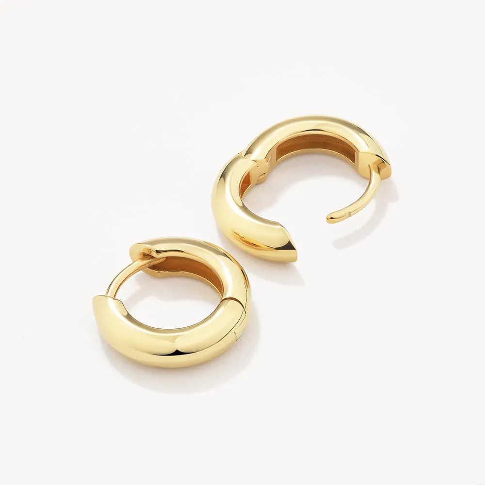 Mini Curve Hoop Earrings in Gold