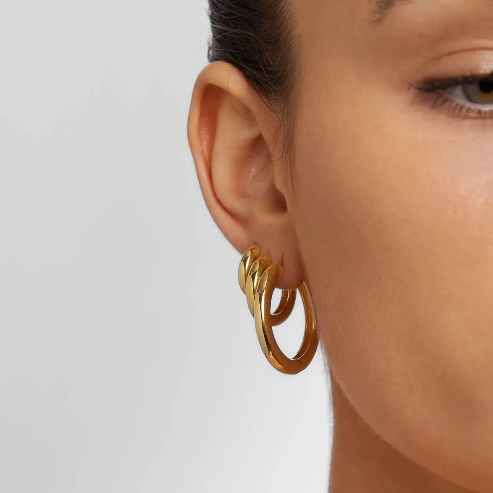 Mini Curve Hoop Earrings in Gold