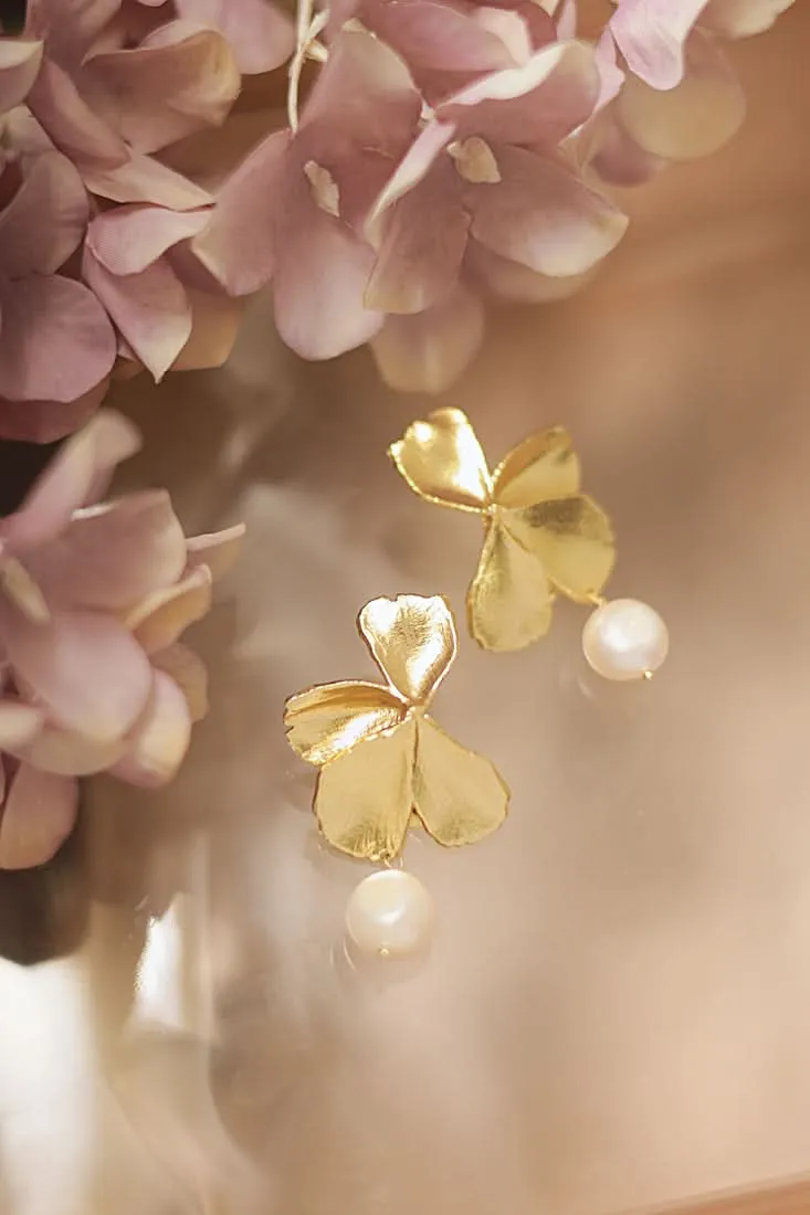 Petal Pearl Earrings