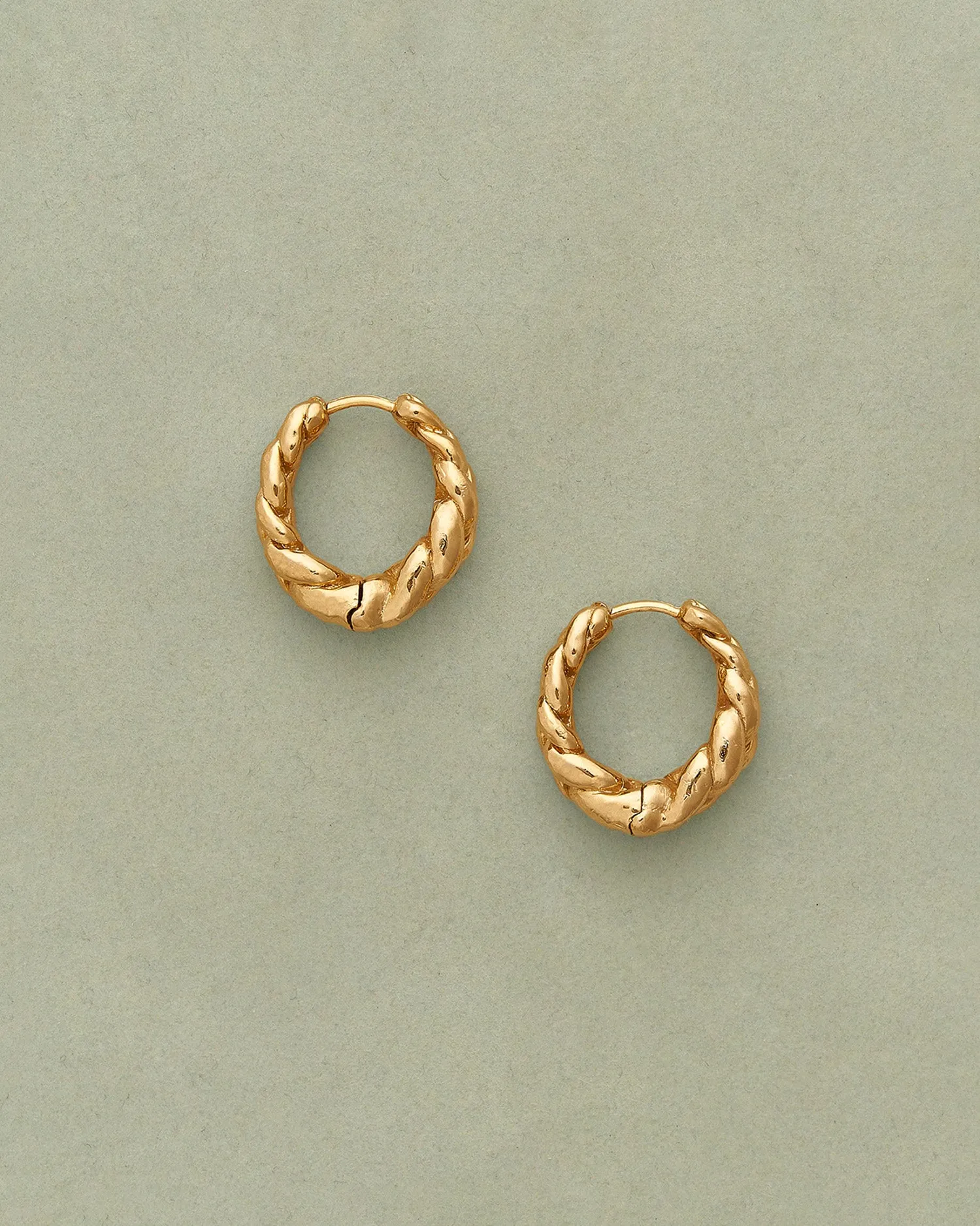 Pythia Hoops