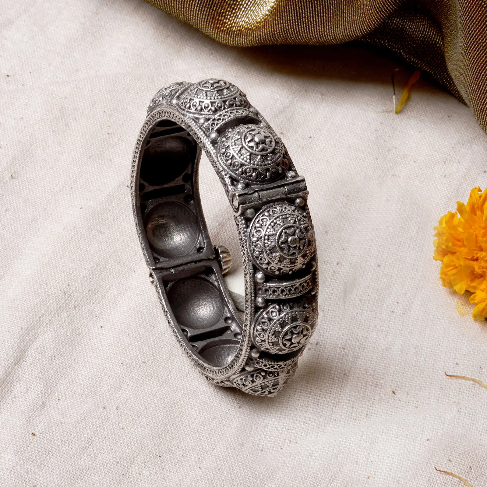 Teejh Arika Silver Oxidised Bangle