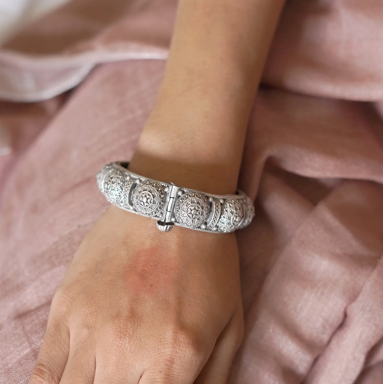 Teejh Arika Silver Oxidised Bangle