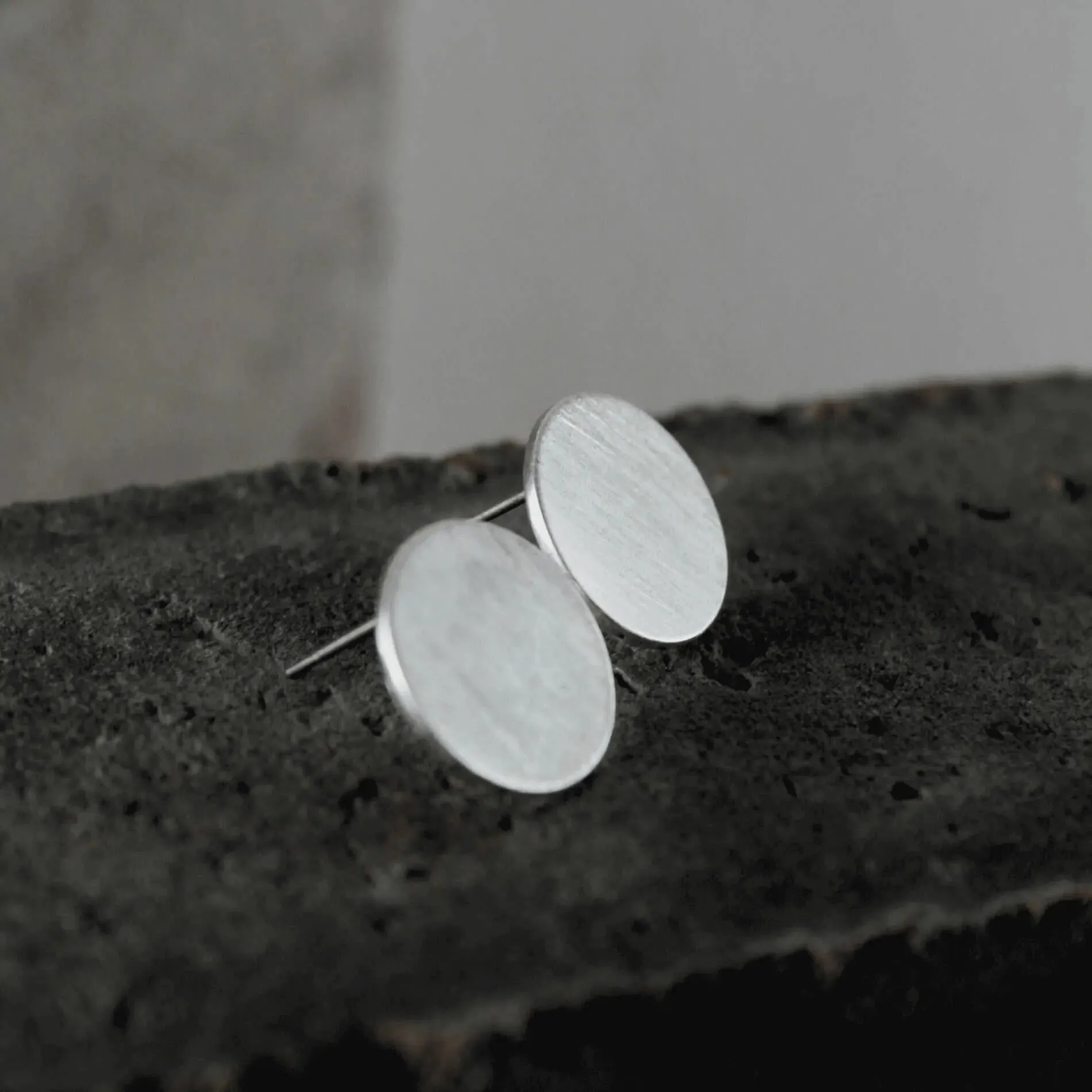 Theia Dot Earring Silver Plating